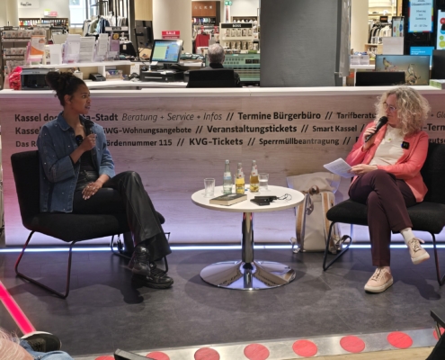Lijana Kaggwa und Kerstin Leitschuh im Gespräch